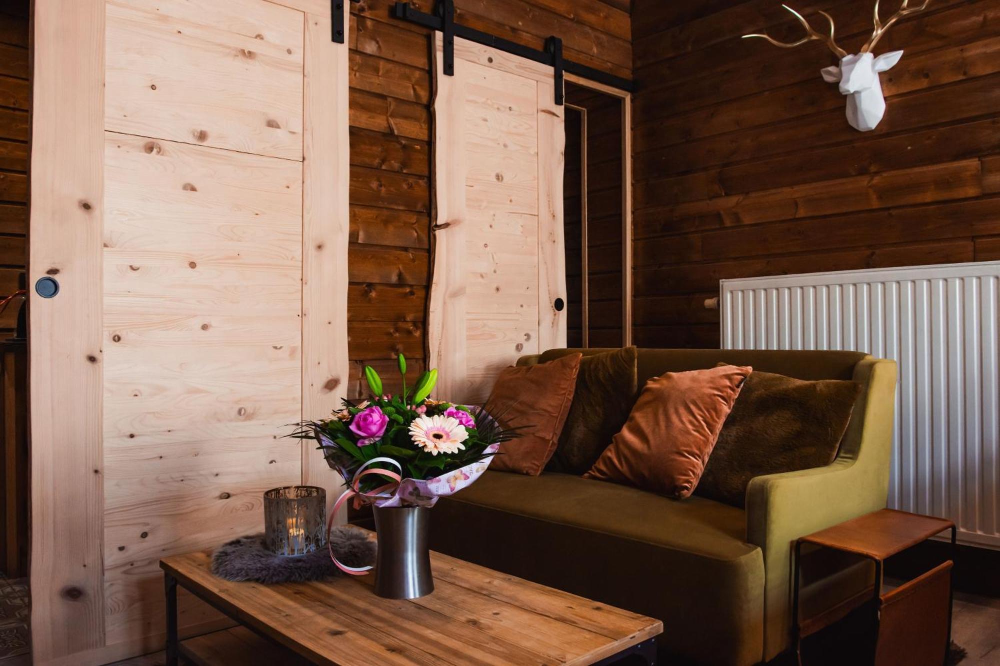 Maison D'Hote Les Notes Endormies Suite Le Refuge Walcourt Exterior foto