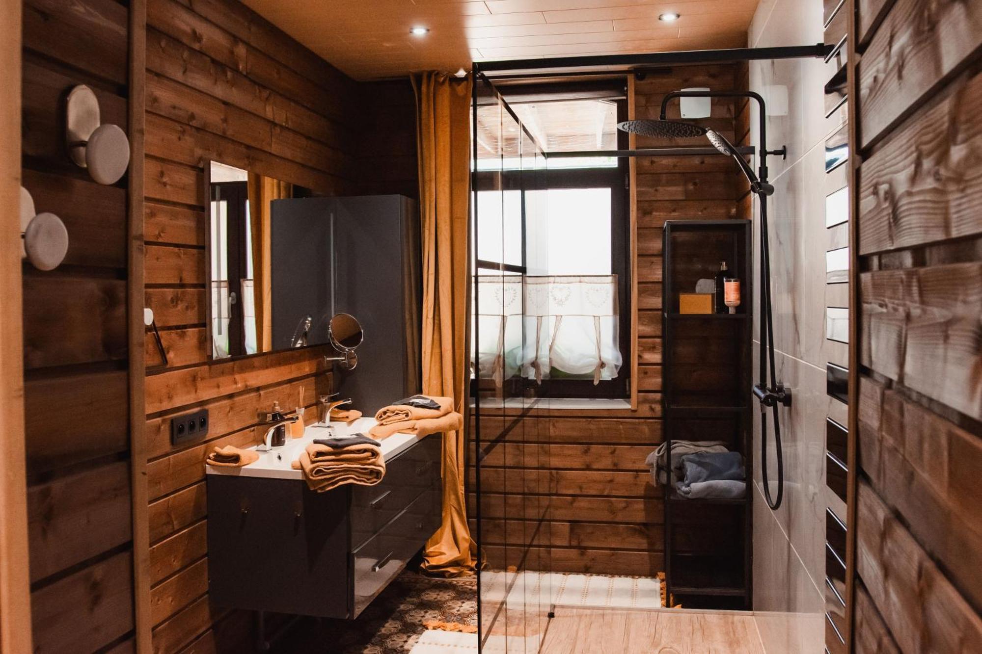 Maison D'Hote Les Notes Endormies Suite Le Refuge Walcourt Exterior foto